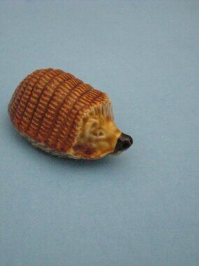 *5/$25 Hedgehog Wade Red Rose Tea Figure Whimsie Animal